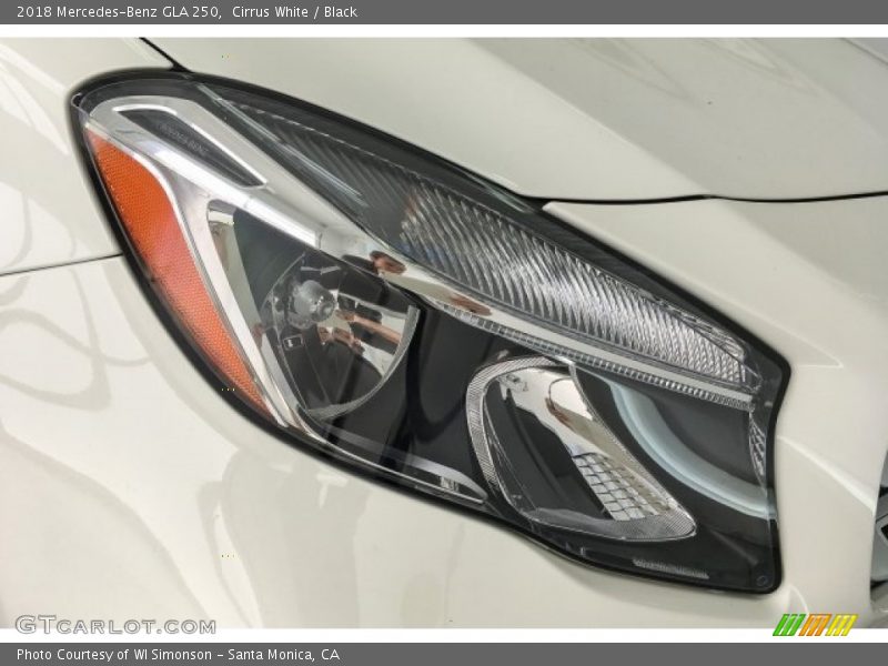Cirrus White / Black 2018 Mercedes-Benz GLA 250