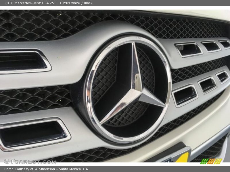 Cirrus White / Black 2018 Mercedes-Benz GLA 250