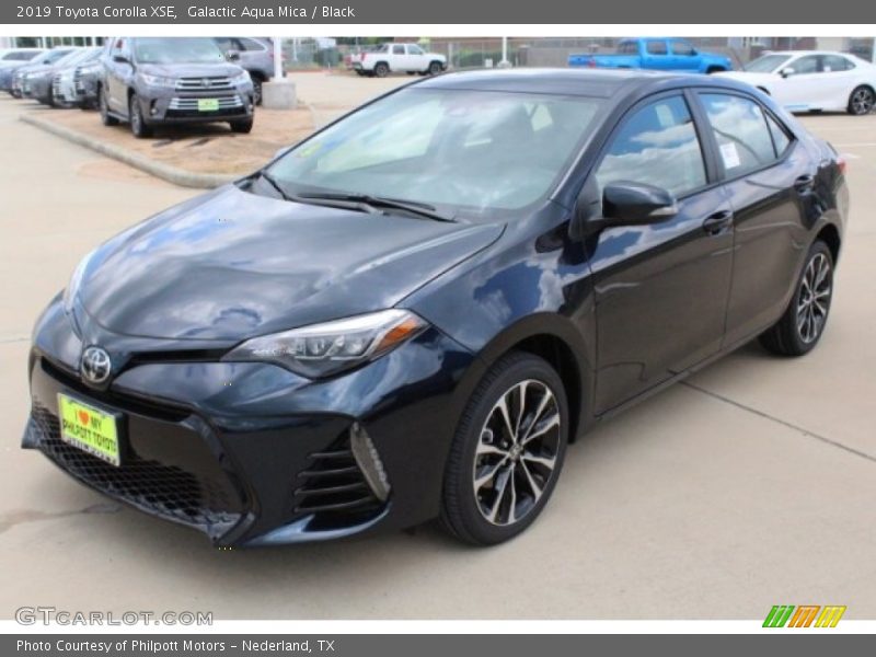 Front 3/4 View of 2019 Corolla XSE