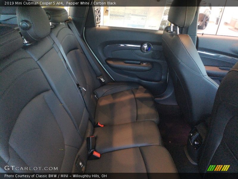 Pepper White / Carbon Black 2019 Mini Clubman Cooper S All4