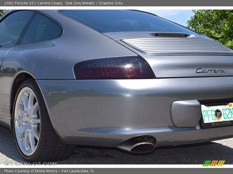 Seal Grey Metallic / Graphite Grey 2002 Porsche 911 Carrera Coupe