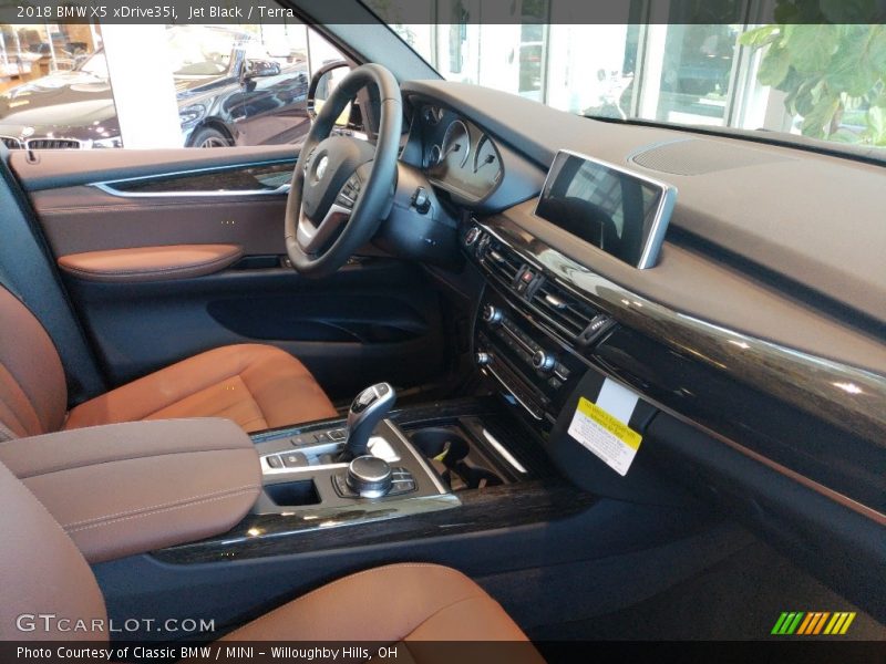 Jet Black / Terra 2018 BMW X5 xDrive35i