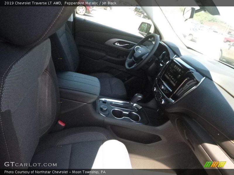 Pepperdust Metallic / Jet Black 2019 Chevrolet Traverse LT AWD