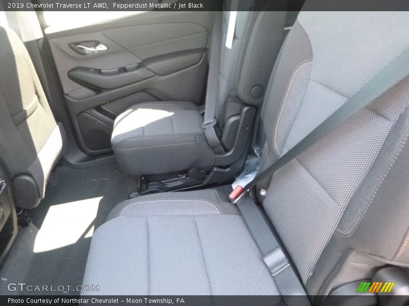 Pepperdust Metallic / Jet Black 2019 Chevrolet Traverse LT AWD