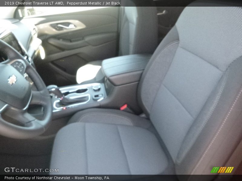 Pepperdust Metallic / Jet Black 2019 Chevrolet Traverse LT AWD