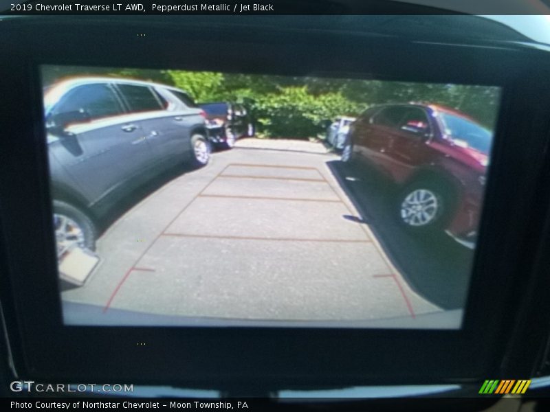 Pepperdust Metallic / Jet Black 2019 Chevrolet Traverse LT AWD