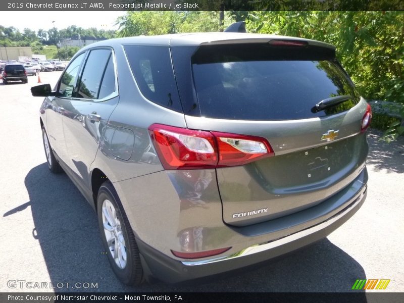 Pepperdust Metallic / Jet Black 2019 Chevrolet Equinox LT AWD