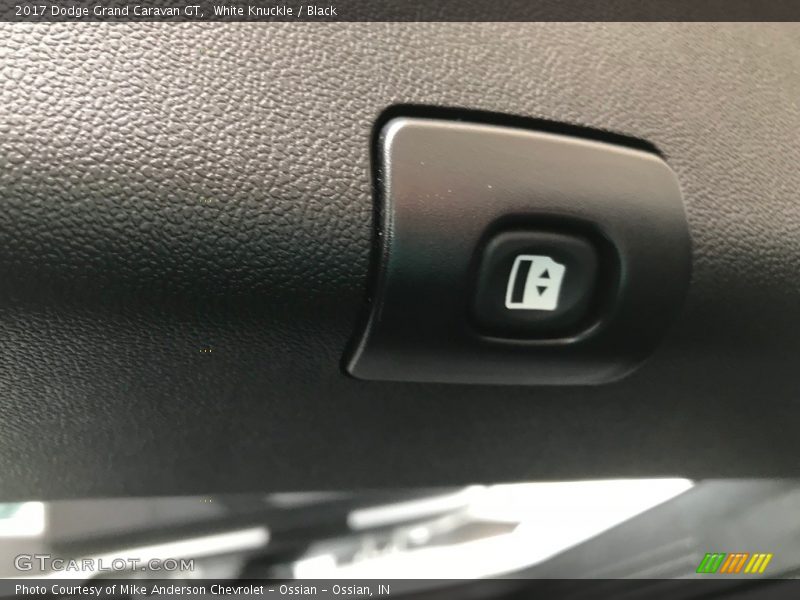 White Knuckle / Black 2017 Dodge Grand Caravan GT