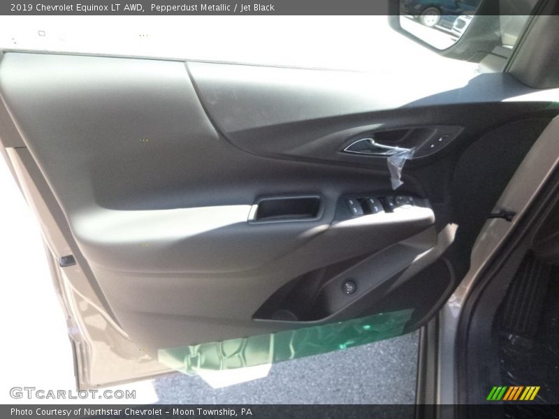 Pepperdust Metallic / Jet Black 2019 Chevrolet Equinox LT AWD