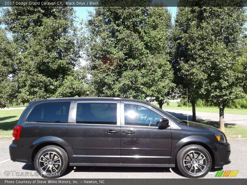 Black Onyx / Black 2017 Dodge Grand Caravan GT