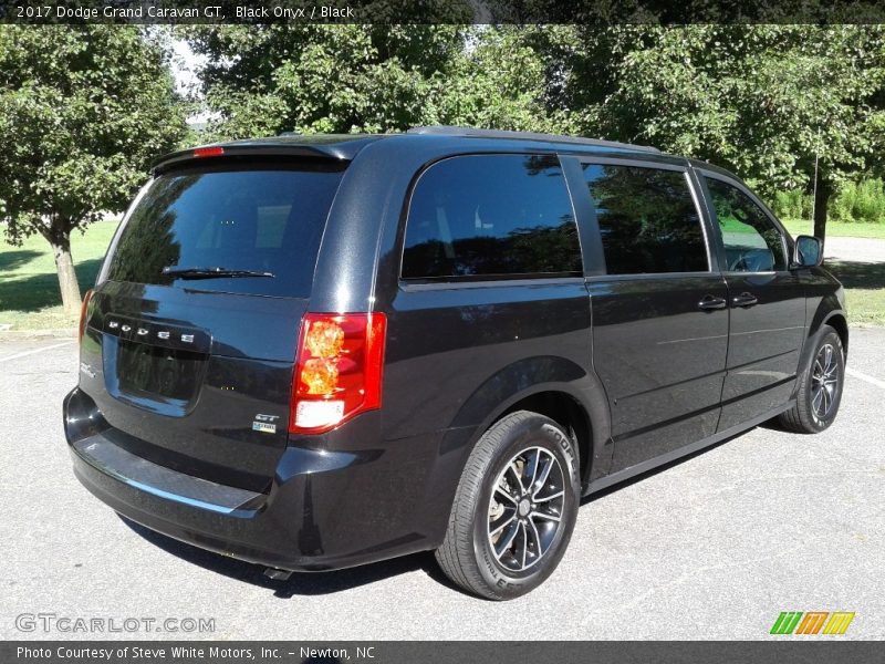 Black Onyx / Black 2017 Dodge Grand Caravan GT