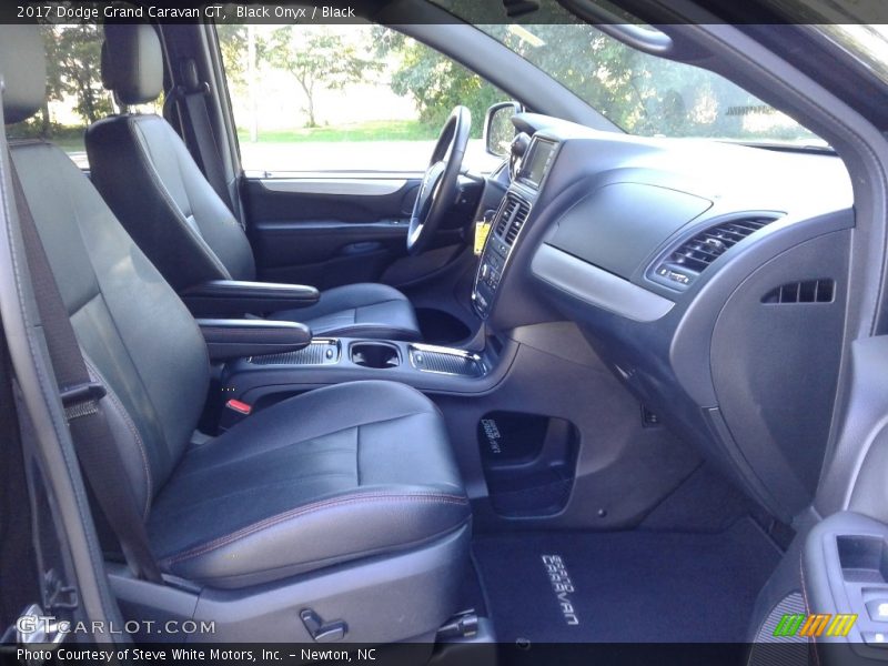 Black Onyx / Black 2017 Dodge Grand Caravan GT