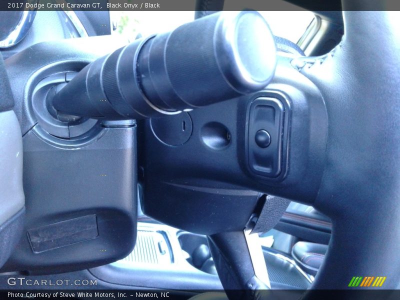 Black Onyx / Black 2017 Dodge Grand Caravan GT