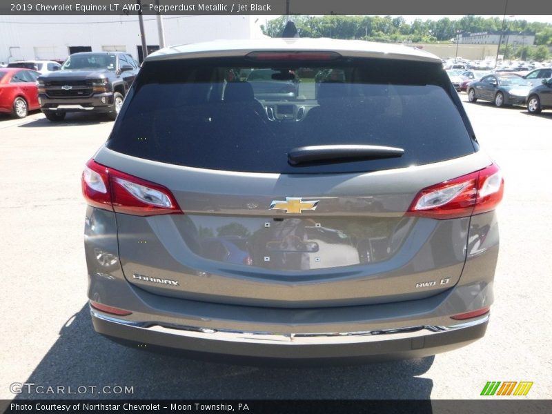 Pepperdust Metallic / Jet Black 2019 Chevrolet Equinox LT AWD