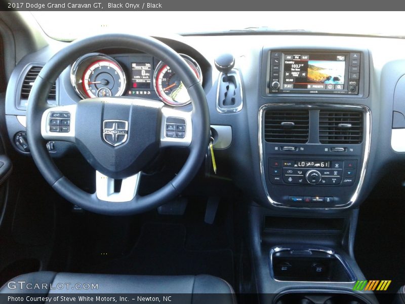Black Onyx / Black 2017 Dodge Grand Caravan GT