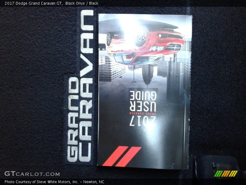Black Onyx / Black 2017 Dodge Grand Caravan GT