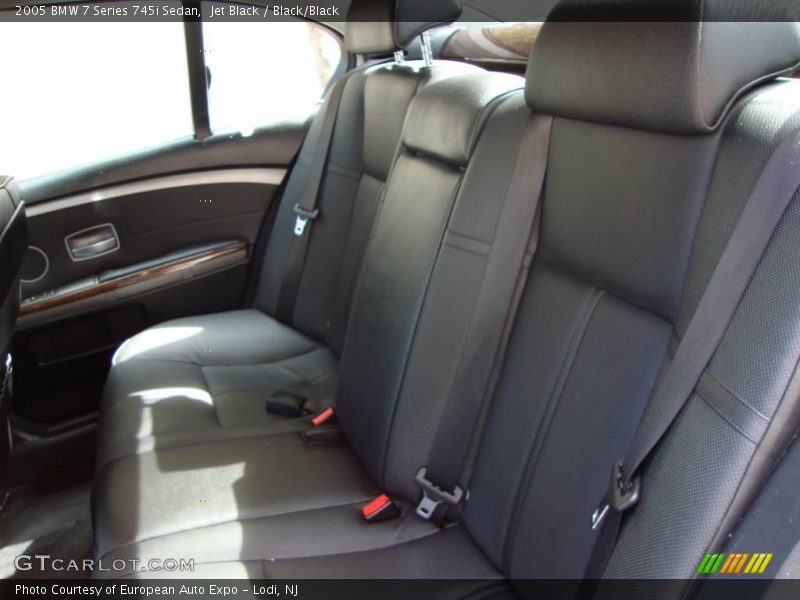 Jet Black / Black/Black 2005 BMW 7 Series 745i Sedan
