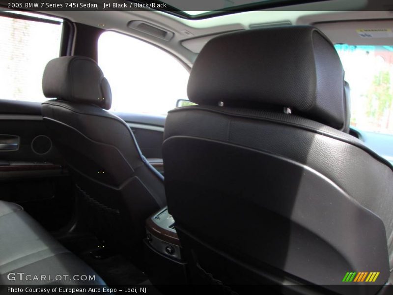 Jet Black / Black/Black 2005 BMW 7 Series 745i Sedan