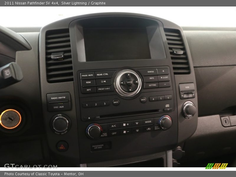 Silver Lightning / Graphite 2011 Nissan Pathfinder SV 4x4
