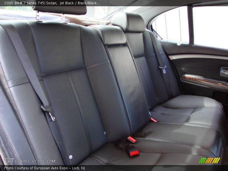 Jet Black / Black/Black 2005 BMW 7 Series 745i Sedan