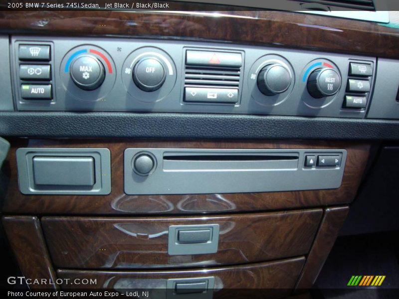 Jet Black / Black/Black 2005 BMW 7 Series 745i Sedan