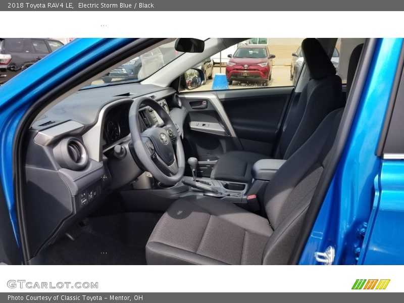 Electric Storm Blue / Black 2018 Toyota RAV4 LE