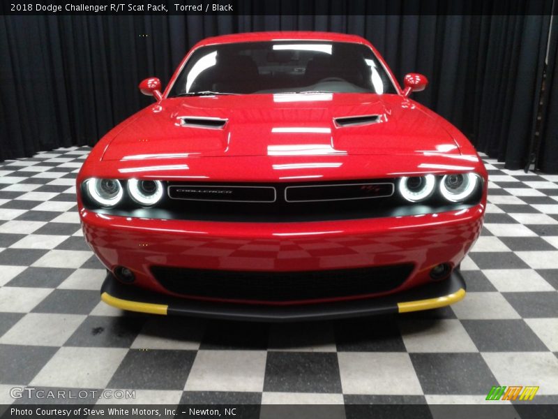 Torred / Black 2018 Dodge Challenger R/T Scat Pack