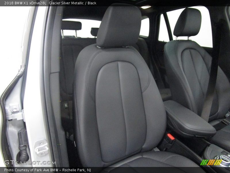 Glacier Silver Metallic / Black 2018 BMW X1 xDrive28i
