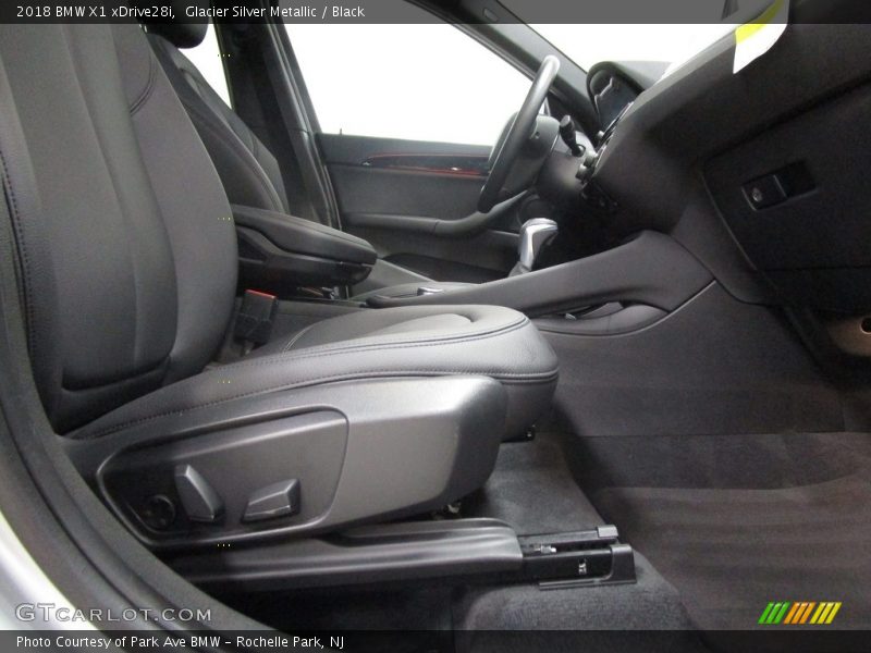 Glacier Silver Metallic / Black 2018 BMW X1 xDrive28i