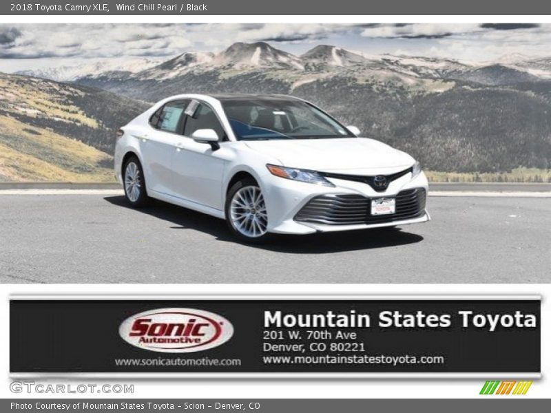Wind Chill Pearl / Black 2018 Toyota Camry XLE