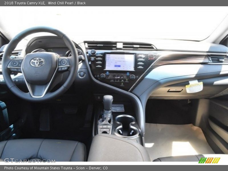 Wind Chill Pearl / Black 2018 Toyota Camry XLE