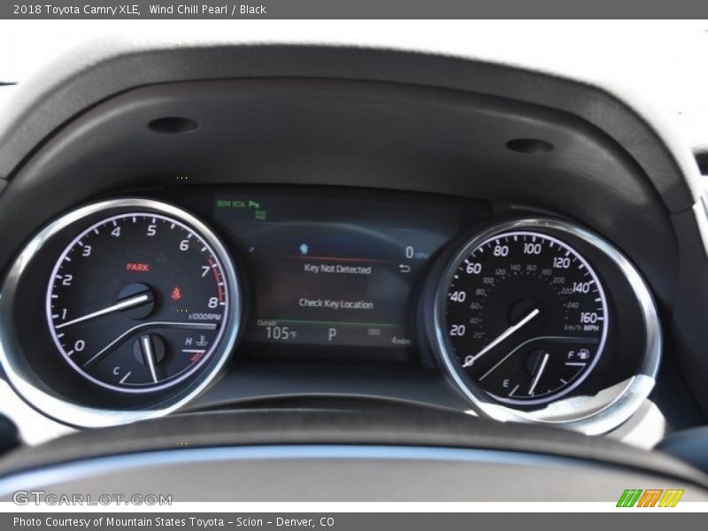 Wind Chill Pearl / Black 2018 Toyota Camry XLE