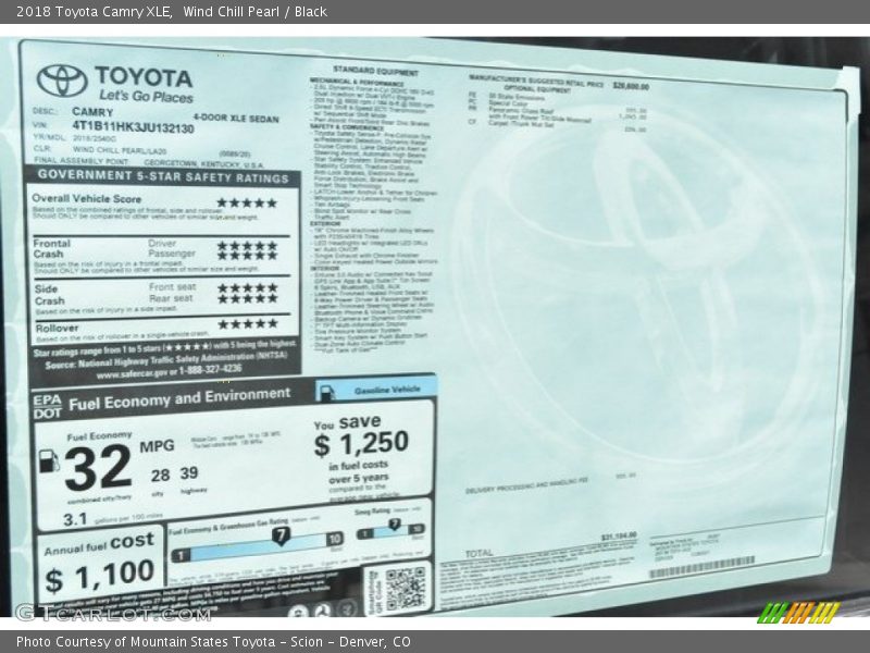 Wind Chill Pearl / Black 2018 Toyota Camry XLE
