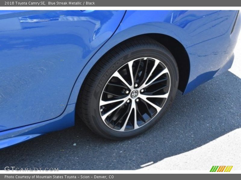 Blue Streak Metallic / Black 2018 Toyota Camry SE