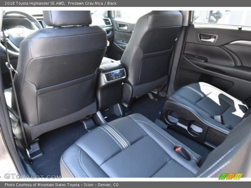 Predawn Gray Mica / Black 2018 Toyota Highlander SE AWD