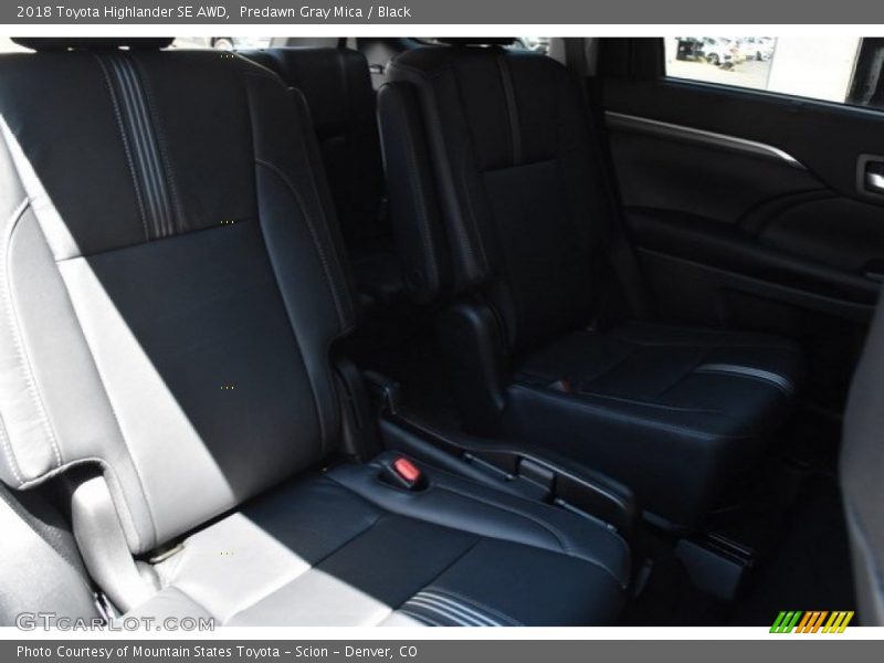 Predawn Gray Mica / Black 2018 Toyota Highlander SE AWD