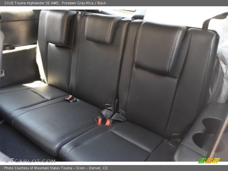 Predawn Gray Mica / Black 2018 Toyota Highlander SE AWD