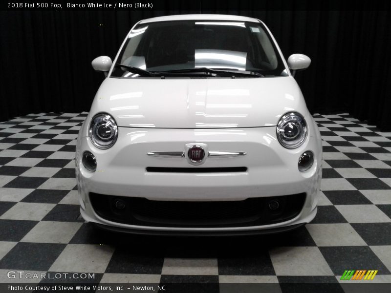 Bianco White Ice / Nero (Black) 2018 Fiat 500 Pop