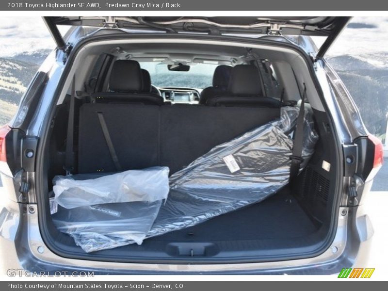 Predawn Gray Mica / Black 2018 Toyota Highlander SE AWD