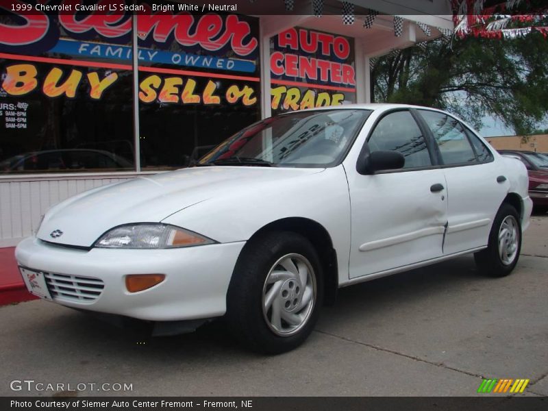 Bright White / Neutral 1999 Chevrolet Cavalier LS Sedan
