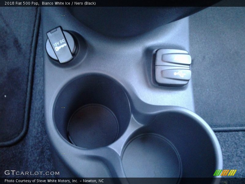 Bianco White Ice / Nero (Black) 2018 Fiat 500 Pop