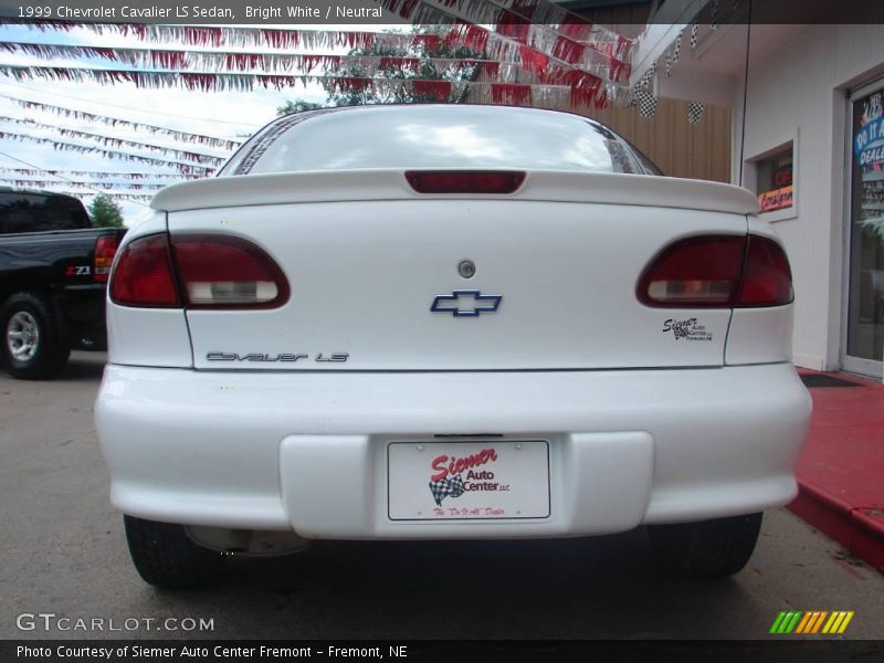 Bright White / Neutral 1999 Chevrolet Cavalier LS Sedan