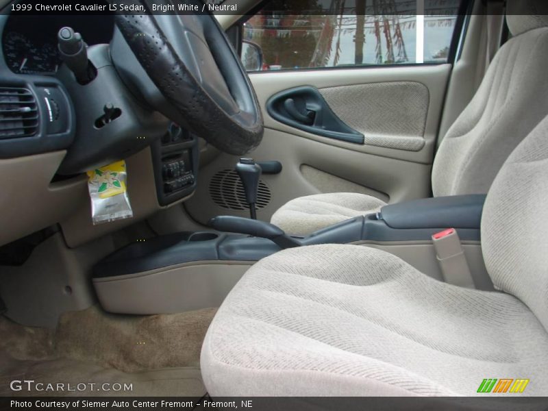 Bright White / Neutral 1999 Chevrolet Cavalier LS Sedan