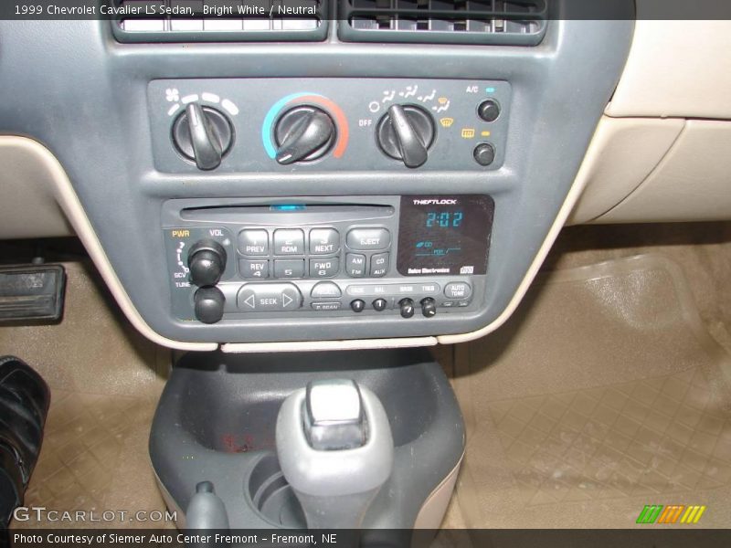 Bright White / Neutral 1999 Chevrolet Cavalier LS Sedan