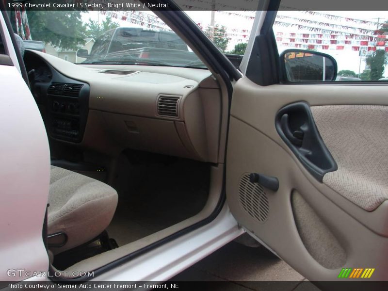 Bright White / Neutral 1999 Chevrolet Cavalier LS Sedan