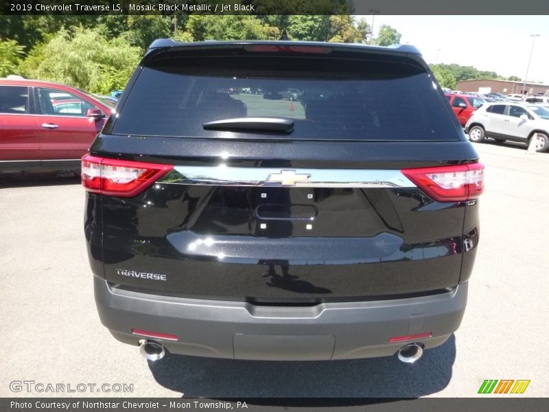 Mosaic Black Metallic / Jet Black 2019 Chevrolet Traverse LS