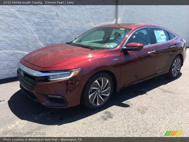 Front 3/4 View of 2019 Insight Touring