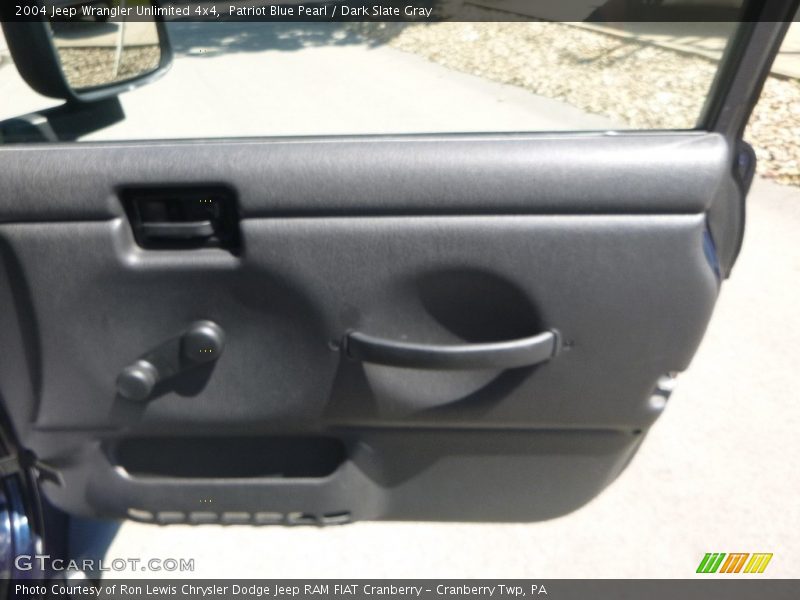 Patriot Blue Pearl / Dark Slate Gray 2004 Jeep Wrangler Unlimited 4x4