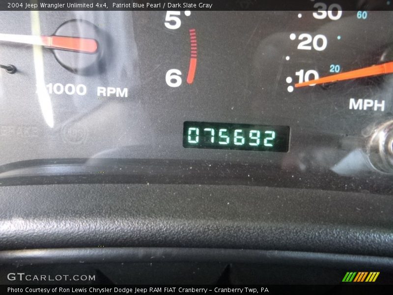 Patriot Blue Pearl / Dark Slate Gray 2004 Jeep Wrangler Unlimited 4x4