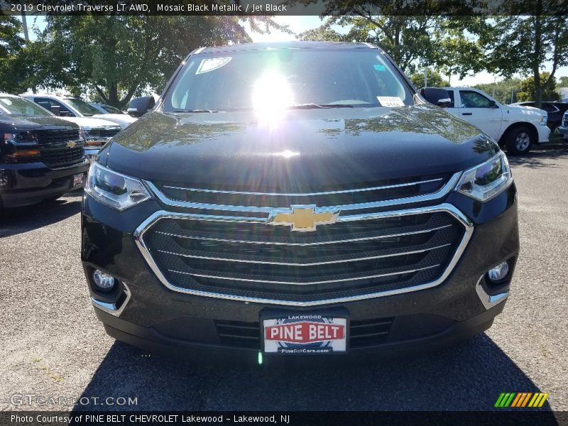 Mosaic Black Metallic / Jet Black 2019 Chevrolet Traverse LT AWD